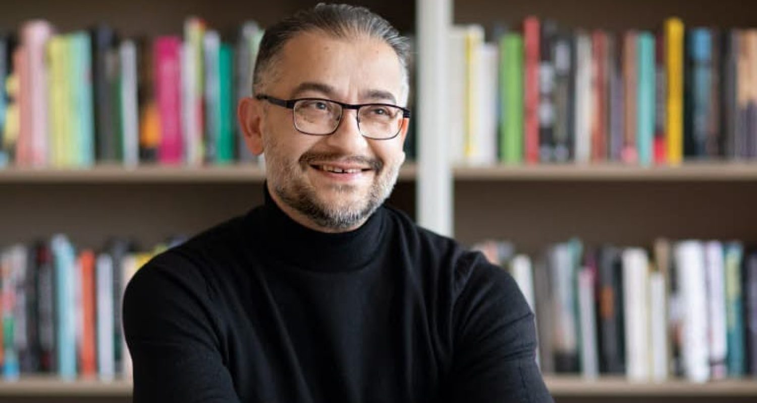 Bagir Kwiek foto Susanne Kronholm Kulturrådet Bagir Kwiek hoppas att Malmös nya romska bibliotek ska bli en internationell förebild för hur bibliotek kan användas som verktyg för demokrati och inkludering.