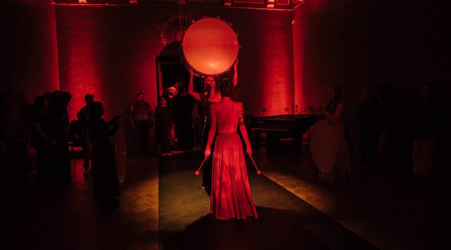 Photo by Nastya Telikova_Genesis Opera Aperta 2022_2P1A1720_red Photo by Nastya Telikova_Genesis Opera Aperta 2022_2P1A1720_red