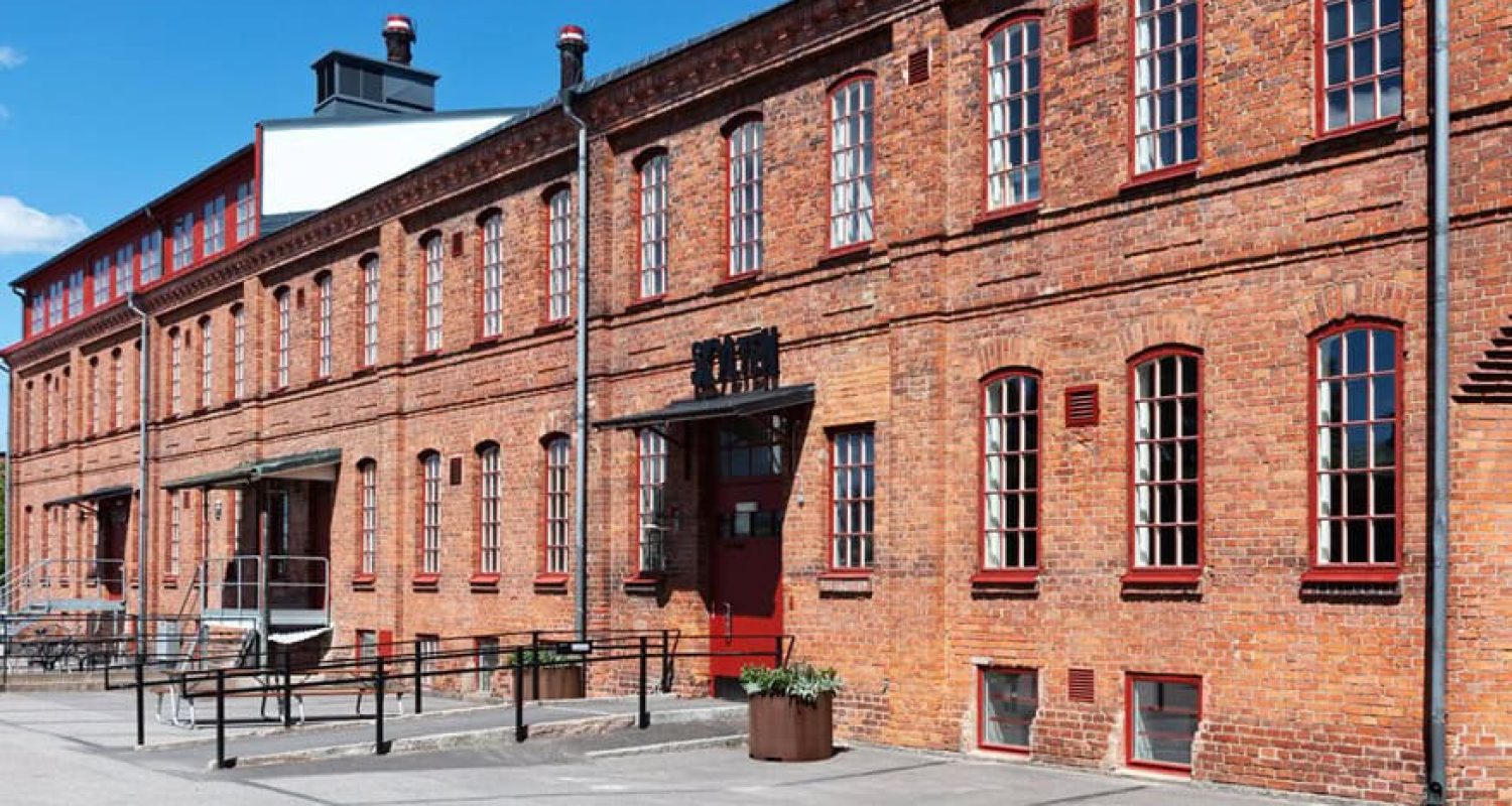 skylten-om-web Skylten